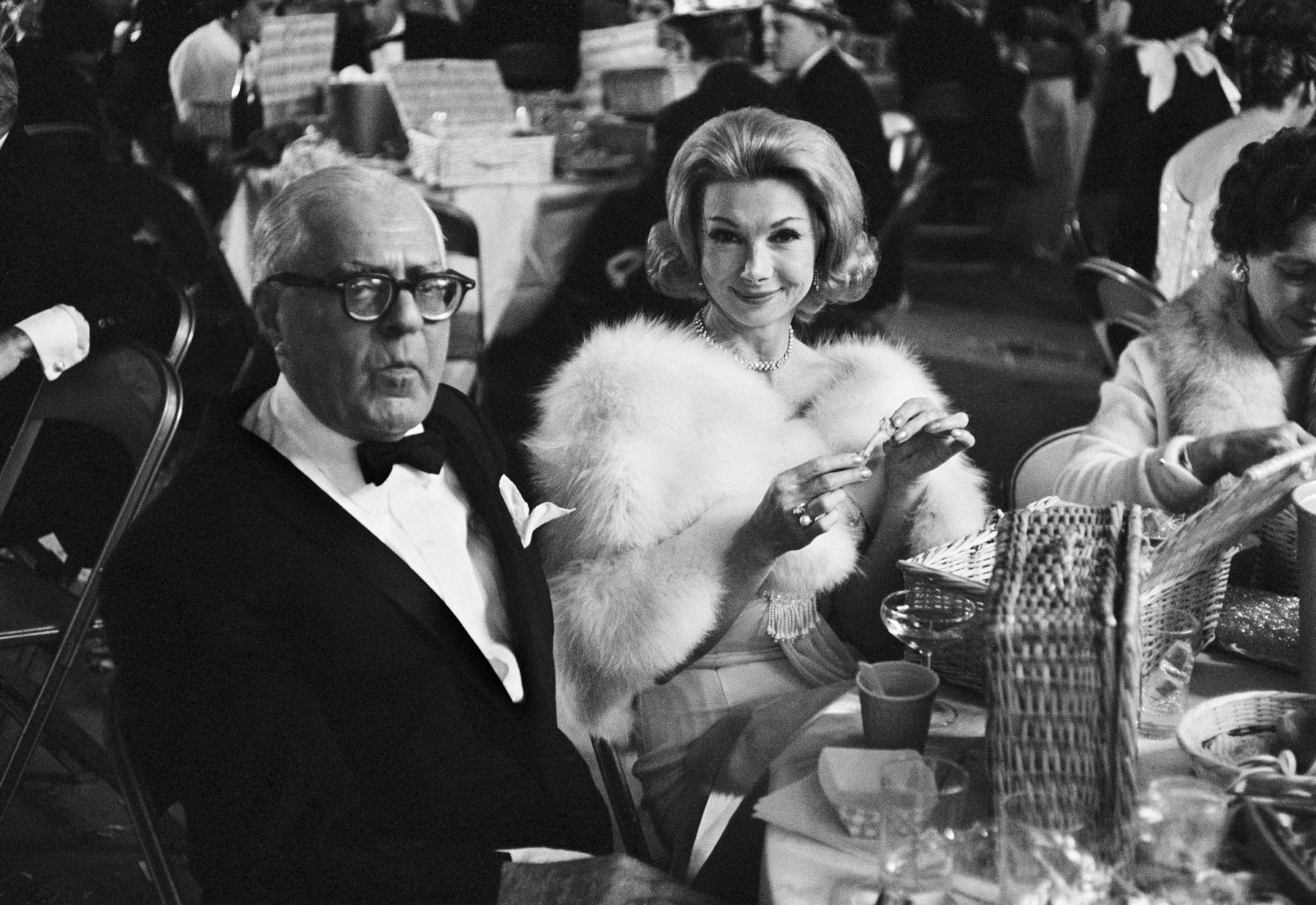 Thomas Hoepker, New York City, New York, Paar auf einem Silvesterball in der Grand Central Station, 1963